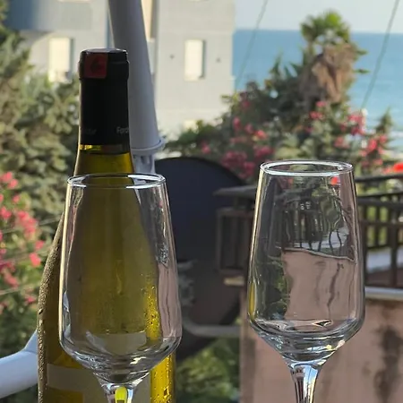 Sea View Apartment *